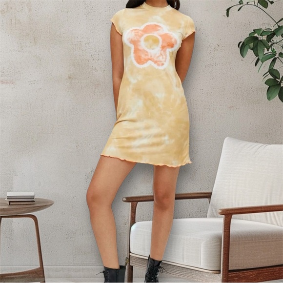 Urban Outfitters The Ragged Priest Lucy Tie-Dye Floral T-Shirt Dress Yellow Med - Picture 1 of 16